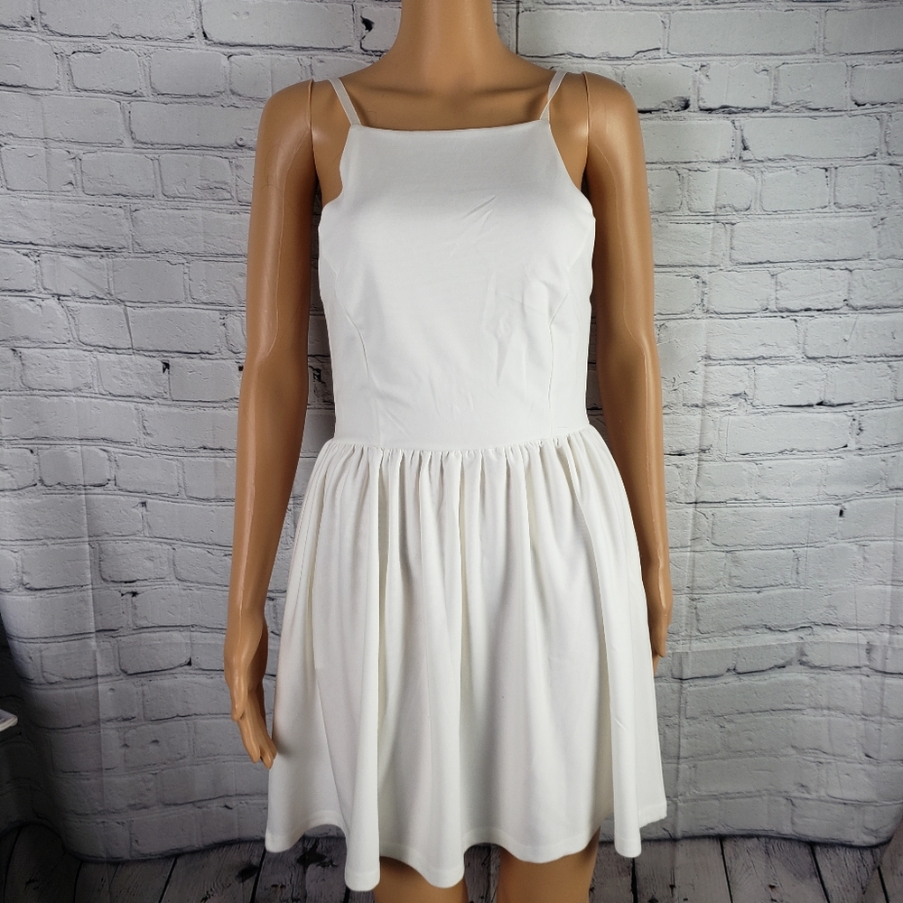 Fancyinn White Backless Mini Dress